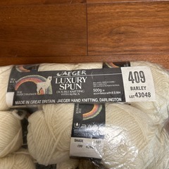 毛糸　白　ウール　アルパカ　10束の画像