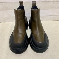 【新品級】ZARA 厚底レザーチェルシーブーツ EU36 23㎝の画像