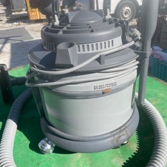 アメリカ製　業務用の乾湿両用掃除機の画像