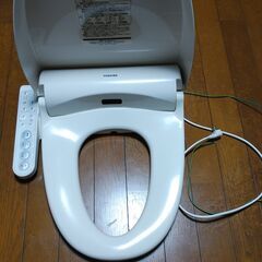 ウォシュレット(東芝温水洗浄便座)の画像