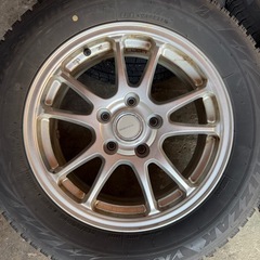 215/60R16 スタッドレスタイヤホイールセットの画像