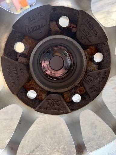 215/60R16 スタッドレスタイヤホイールセット