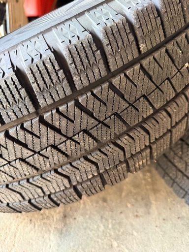 215/60R16 スタッドレスタイヤホイールセット