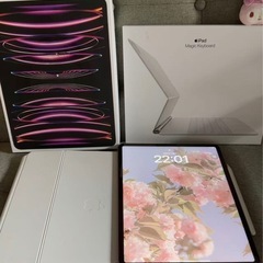 【美品】12.9インチ iPad Pro（第6世代・Wi-Fi 128GB／シルバー）です。 Apple Pencil（第2世代）と 12.9インチ用 Magic Keyboard（iPad Pro 第6世代対応）の画像