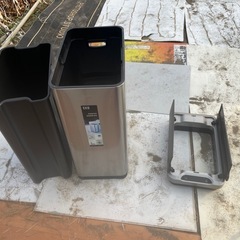 EKO ファントム センサービン 45L 両開き ゴミ箱 電池交換済の画像
