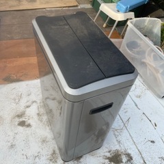 EKO ファントム センサービン 45L 両開き ゴミ箱 電池交換済の画像