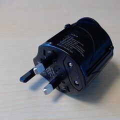 トラベルアダプターの画像