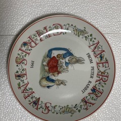 ウェッジウッド製「ピーターラビット」バースデープレートとクリスマスプレートセットの画像