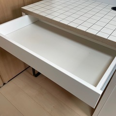 IKEA ミッケ　学習机の画像