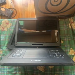 ポータブルDVDプレーヤー売りますの画像