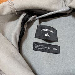 クイックシルバー・スウェットパーカーの画像