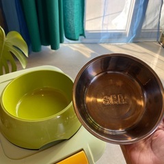 ペット　フードボール　フードストッカーの画像