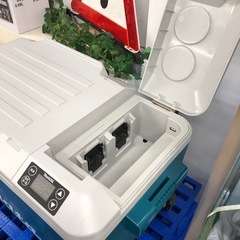 【店頭お渡し限定】(25-12-3)マキタ　充電式保冷温庫　(18V×2)　CW180D　本体のみの画像