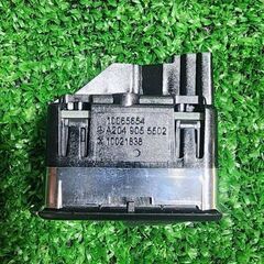 メルセデスベンツ MB W204 パワーウィンドウスイッチの画像