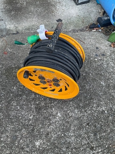 美品のコードリール50mです