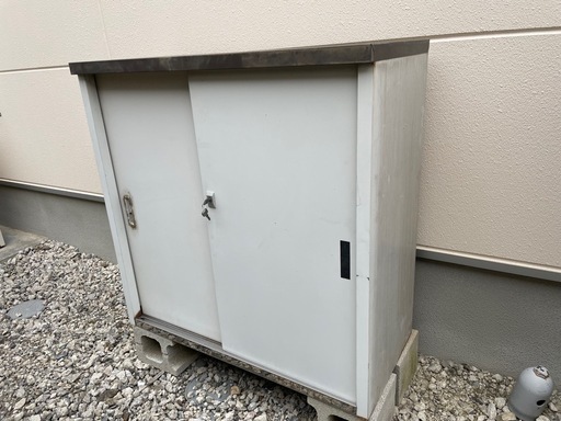 物置　小型　鍵付き