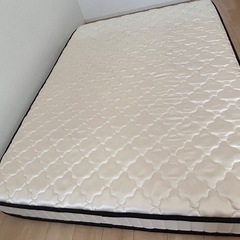 ダブルベッドマットレス　美品の画像