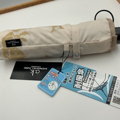 レディース用 手袋（Shilla）と折りたたみ傘（耐風タイプ） の画像