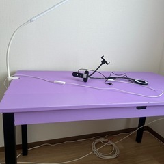 急募 イケア テーブル  ライト2個付き 早い方にお譲りの画像