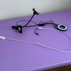 急募 イケア テーブル  ライト2個付き 早い方にお譲りの画像