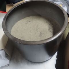 火鉢、灰汁付き、レトロ、大黒、２４x２４x２３、真鍮かアルミの画像