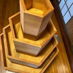 六角形本棚の画像