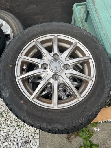 スタッドレスタイヤホーイルセット　軽自動車用