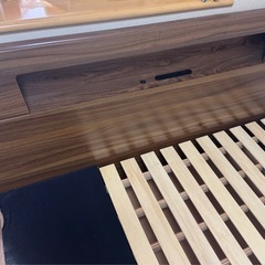 ダブルベッド フレーム(コンセント2口、USB付)の画像