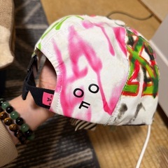 オフホワイト　キャップの画像