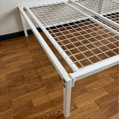 シングルパイプベッド　ベッドフレームホワイト　ベッドフレームの画像