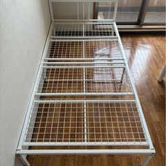 シングルパイプベッド　ベッドフレームホワイト　ベッドフレームの画像