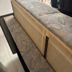 取引進行中　カリモク　３人がけ　ソファベッドの画像