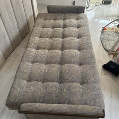 取引進行中　カリモク　３人がけ　ソファベッドの画像