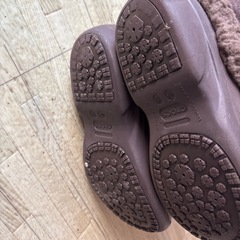 クロックスW8サイズ　スノーブーツの画像