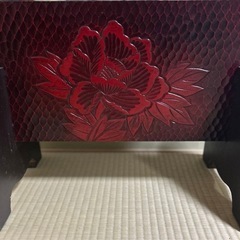 花柄彫刻 木製 スタンドミラーの画像