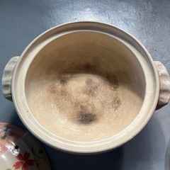 多分3〜4人くらいの土鍋の画像