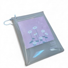 Daisy デイジー コンパクト ポーチ ボールチェーン 付きの画像