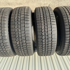 グッドイヤー　ナビ8 
冬タイヤ　205/60Ｒ16の画像