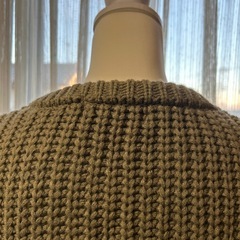 ニット Vネック セーター 長袖　ロペピクニック　カーキ　ケーブル編みの画像
