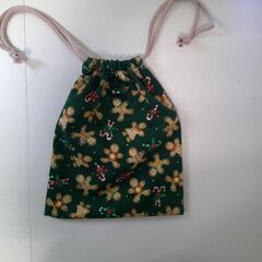 【ハンドメイド】クリスマス柄きんちゃく（深緑）の画像