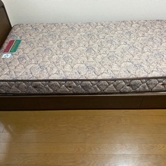 シングルベッド　フレームとマットレス　収納付きの画像