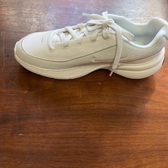 スニーカー（ホワイト）の画像