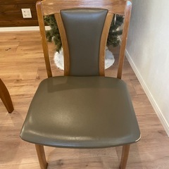 ダイニングテーブル+イス4脚の画像