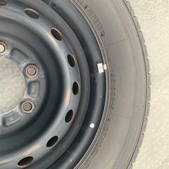 ハイエース純正タイヤの画像