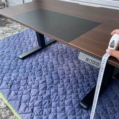 電動昇降式テーブル　高さ44〜70×幅120×奥行き60cmの画像