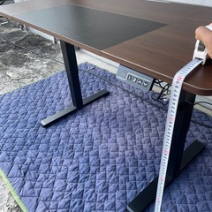 電動昇降式テーブル　高さ44〜70×幅120×奥行き60cmの画像