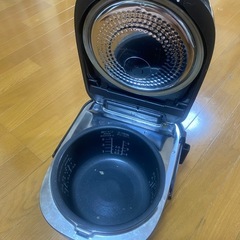 Panasonic SR-HB106 IH炊飯器の画像