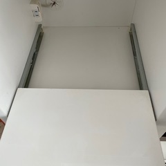 ニトリ　ホワイト 食器棚 ガラス扉付きの画像