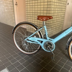 子供用自転車　小学校低学年-中学年向け　24インチ　6段ギア　オートライト、鍵付き、ギムレットの画像