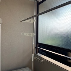 突っ張り物干し　ニトリの画像